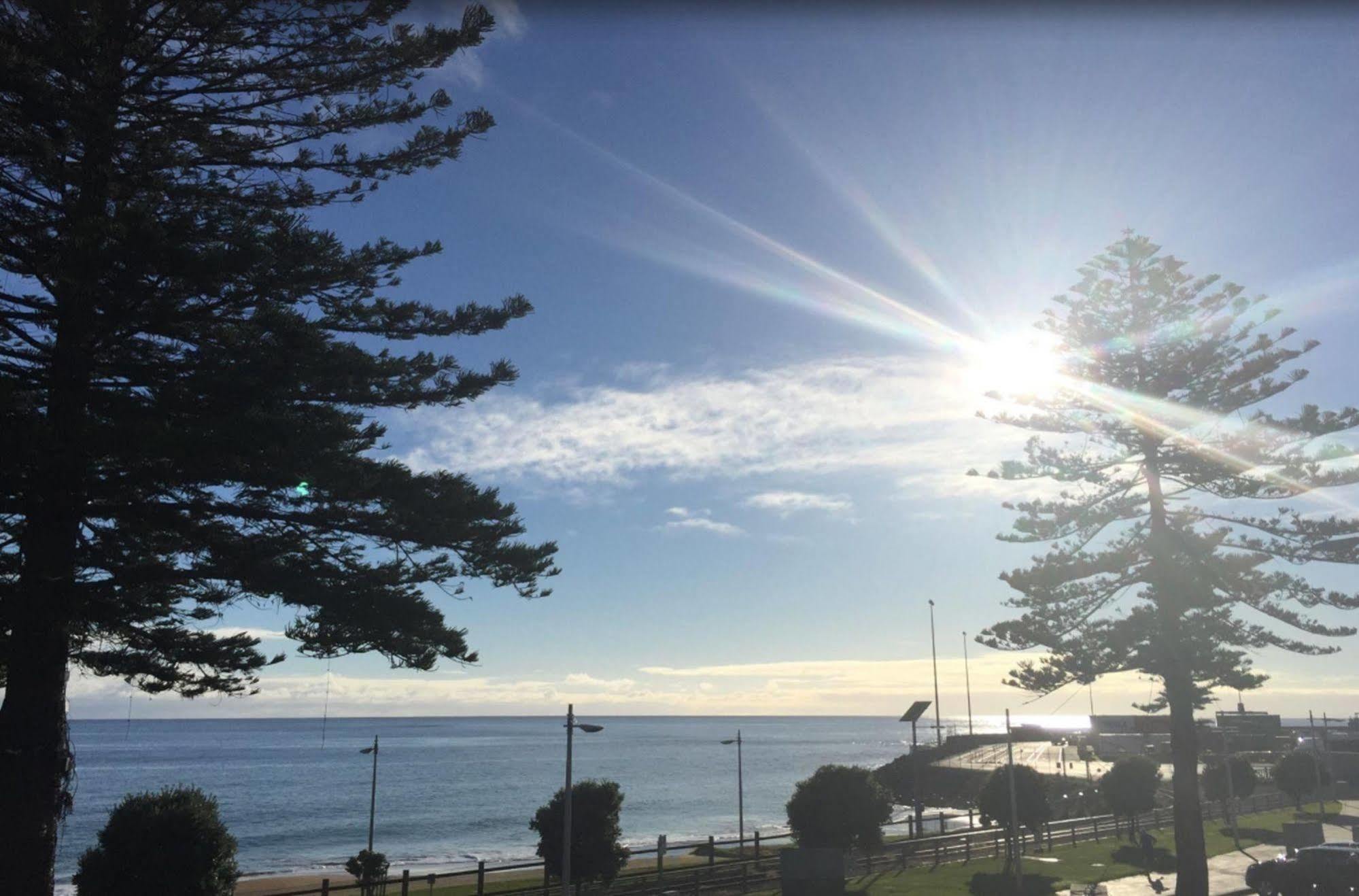 Beachfront Voyager Motor Inn Burnie Exterior photo