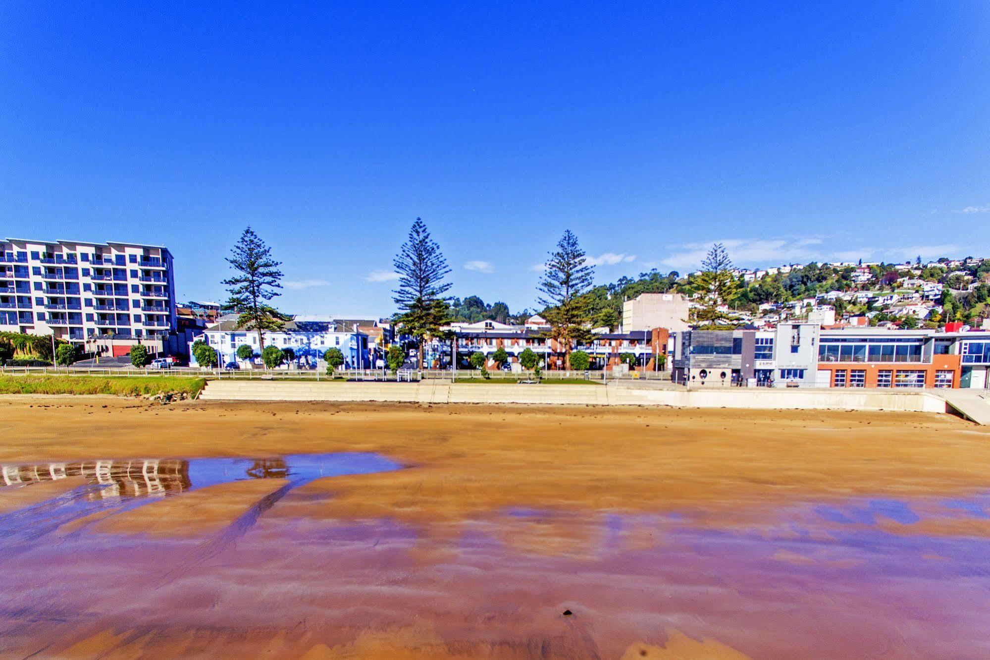 Beachfront Voyager Motor Inn Burnie Exterior photo